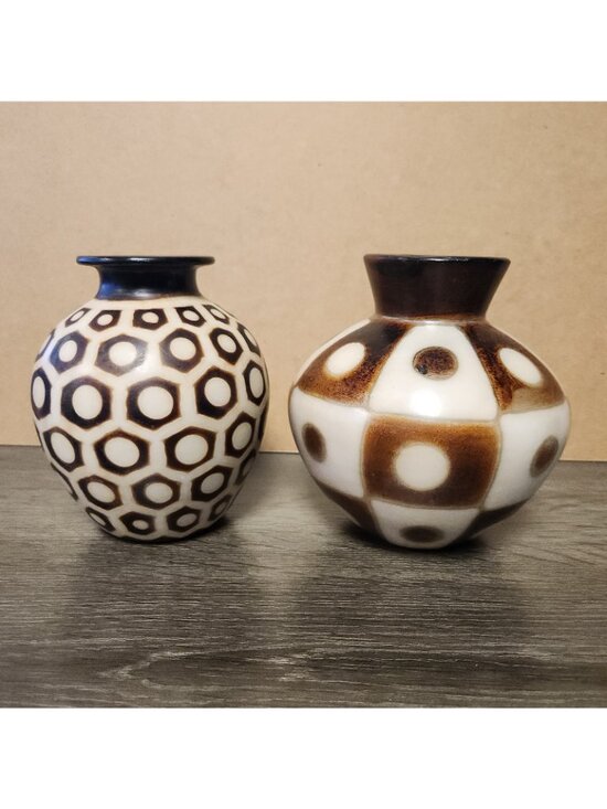 Vintage Peru Chulucanas Handmade Abstract Pottery Vases Signed Valeriano Paz (2) - Picture 5 of 11